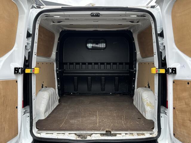 Ford TRANSIT CUSTOM 2.0 TDCI / L2H1 / DUBBEL CABINE / 1e EIG. / TREKHAAK / IMPERIAAL / CAMERA / CRUISE / 6 PERSOONS