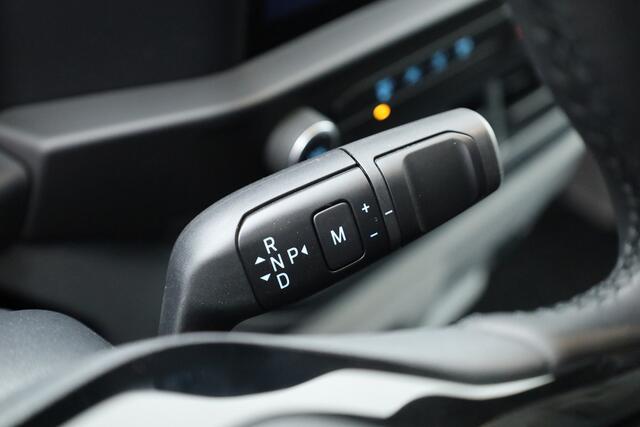 Ford TRANSIT CUSTOM 320 2.0 TDCI L2H1 BLACK EDITION | Automaat | Dubb.Cab. | Camera | 19" | Verlaagd | Lederen Bekleding