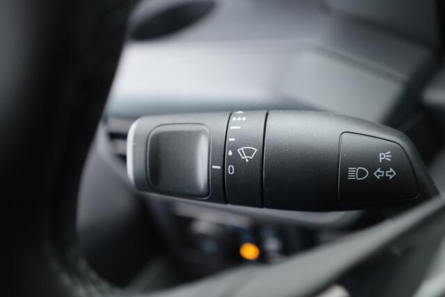 Ford TRANSIT CUSTOM 320 2.0 TDCI L2H1 BLACK EDITION | Automaat | Dubb.Cab. | Camera | 19" | Verlaagd | Lederen Bekleding