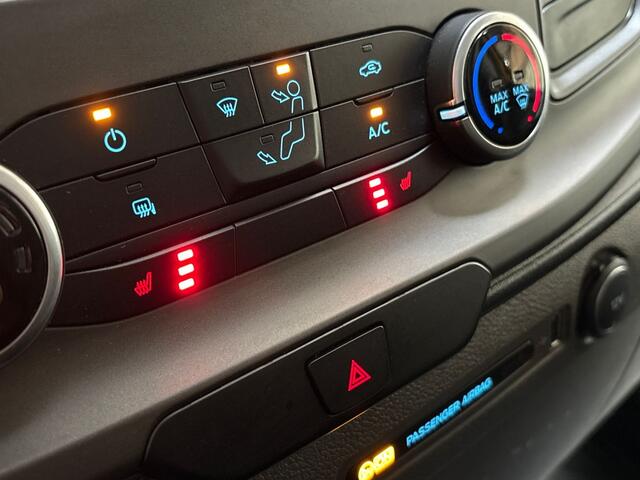 Ford TRANSIT CUSTOM 320 2.0 TDCI L2H1 Deluxe (STOELVERWARMING, BLUETOOTH, ELEK RAMEN, XENON, PARKEERSENSOREN, ARMSTEUN, TREKHAAK, CRUISE, NIEUWE APK, NIEUWSTAAT)