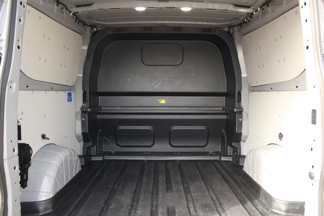 Ford TRANSIT CUSTOM 300 2.0TDCI 136pk L2H1 Limited DC | Trekhaak | Driver Assist | Keyless | Carplay/Android | Lease 663,- p/m