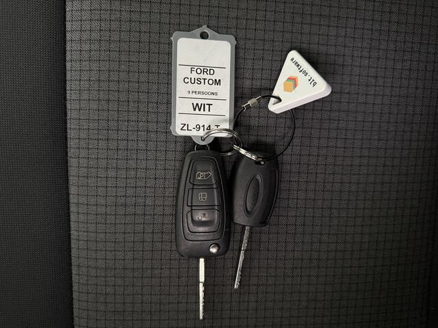 Ford TRANSIT CUSTOM 2.0TDCI 9-Persoons | Kombi | Personenbus | ¤ 19965,-- incl BTW | Airco | 3-3-3 stoelopstelling