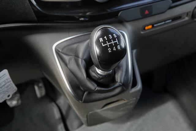 Ford TRANSIT CUSTOM L2H1 | Dubbele Cabine | 5-Persoons | 2.0Tdci 170Pk | Limited 340 | Leder | 2xSchuifdeur | Trekhaak | Raptor Grille | 18''