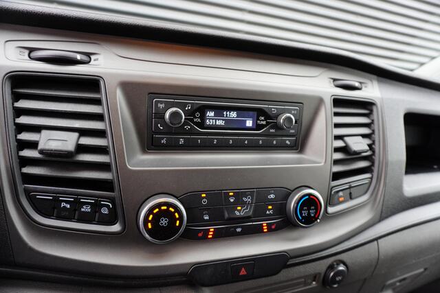 Ford TRANSIT CUSTOM 131pk Automaat L1H1 Trend Trekhaak Airco Cruise control Parkeersensoren Stoelverwarming Bluetooth Euro6
