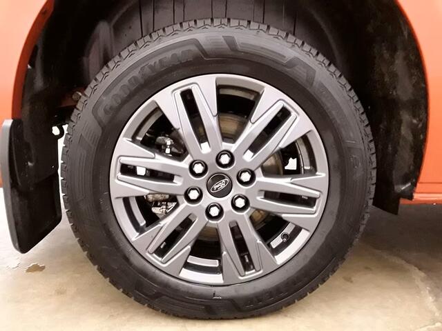 Ford TRANSIT CUSTOM Tourneo 340 2.5 PHEV L2H1 Titanium 9 zitter 233 PK LED Leder Trekhaak Stuurverwarming Stoelverwarming Camera