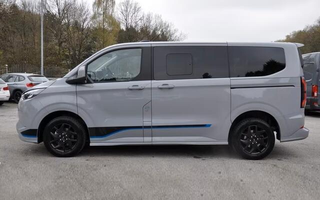 Ford TRANSIT CUSTOM Tourneo 340 2.5 PHEV L1H1 Sport 8 zitter 233 PK B en O Soundsystem Stuurverwarming Stoelverwarming Trekhaak