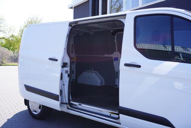 Ford TRANSIT CUSTOM 2.0 TDCI 130PK Automaat L2 EURO 6 - Airco - Cruise - PDC- ¤ 15.900,- Excl.