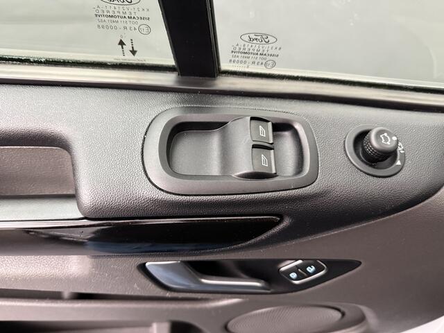 Ford TRANSIT CUSTOM 2.0TDCI 130PK Limited | 2xSchuifdeur | Kastinrichting | Navigatie | Airco | Cruise | Trekhaak | 3-Zits
