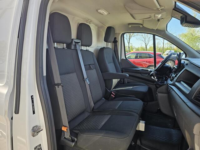 Ford TRANSIT CUSTOM 300 2.0 TDCI L2H1 Trend Trekhaak | Ingerichte laadruimte met omvormer | Camera | Cruise control | Lane assist | Nette auto!