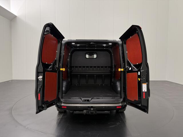 Ford TRANSIT CUSTOM 2.0TDCI 130PK Lang Dubbele Cabine Limited | 2800Kg Trekhaak | 2xSchuifdeur | Navigatie | Camera | Airco | Cruise | Privacy glass