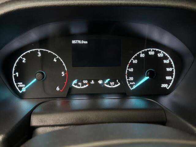 Ford TRANSIT CUSTOM 2.0TDCI 130PK Lang Dubbele Cabine Limited | 2800Kg Trekhaak | 2xSchuifdeur | Navigatie | Camera | Airco | Cruise | Privacy glass