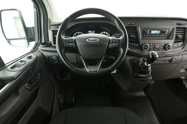 Ford TRANSIT CUSTOM 2.0 TDCI L2H1 | Dubbele Cabine | 2800kg Trekgew. | Airco | Cruise | Trekhaak | Parkeersens.