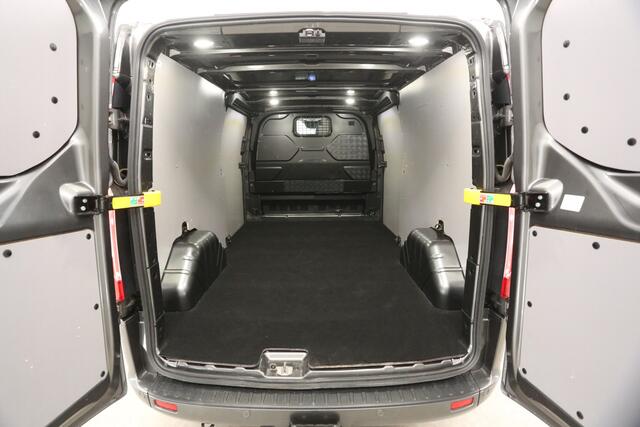 Ford TRANSIT CUSTOM 2.0 TDCI Sport L2H1 185PK | Aut. | Airco | Adap. Cruise | Camera | Carplay | 3 Zits | Trekhaak | 2xSchuifdeur