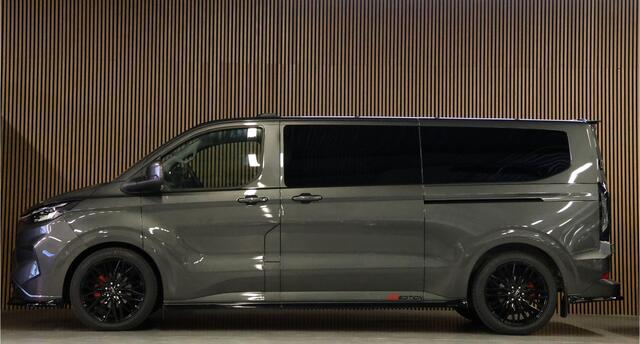 Ford TRANSIT CUSTOM 2.0 TDCI L2H1 170 PK Limited DC | ACC | 360 Camera | Blind Spot | CarPlay | Navigatie | Stoelverwarming | Trekhaak | Spoilerkit | Dubbel Cabine | 5-Zitter | Verlengde fabrieksgarantie tot december 2029
