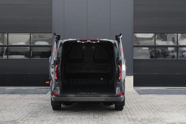 Ford TRANSIT CUSTOM E-Transit 340 L2H1 Limited 71 kWh 218pk | 2x Schuif | DDS LED | 360 Camera | B&O | ACC | Navi | Verwarmd stuurwiel | Elek trekhaak | AGR-stoel | Rijklaar
