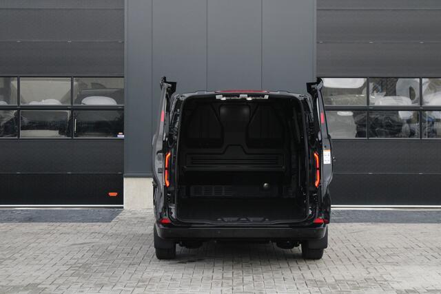 Ford TRANSIT CUSTOM E-Transit 340 L2H1 Limited 71 kWh 218pk | 2x Schuif | DDS LED | 360 Camera | B&O | ACC | Navi | Verwarmd stuurwiel | Elek trekhaak | AGR-stoel | Rijklaar