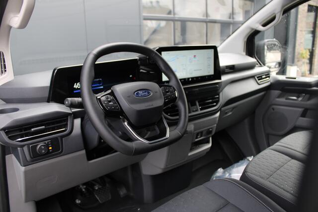 Ford TRANSIT CUSTOM E-Transit 340 L2H1 Limited 71 kWh 218pk | 2x Schuif | DDS LED | 360 Camera | B&O | ACC | Navi | Verwarmd stuurwiel | Elek trekhaak | AGR-stoel | Rijklaar
