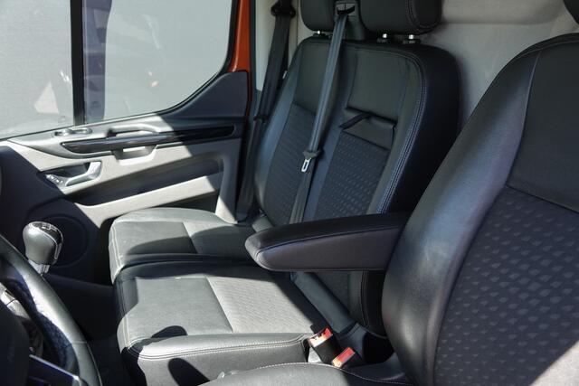 Ford TRANSIT CUSTOM L2H1 2.0Tdci 185Pk | Sport 290 | Achteruitrijcamera | Raptor Grille | Achterspoiler | Trekhaak | 18''