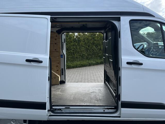 Ford TRANSIT CUSTOM 2.0 TDCI 130 PK AUTOMAAT / L1H2 / 1e EIG. / TREKHAAK / CAMERA / AIRCO / CRUISE / CARPLAY
