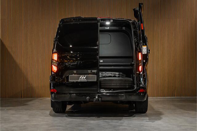 Ford TRANSIT CUSTOM 300 2.0 TDCI Limited DC | 360 Camera | ACC | Blind Spot | L+R Schuifdeur | Trekhaak | Navigatie | CarPlay | DAB | Dealer onderhouden | BPM Vrij
