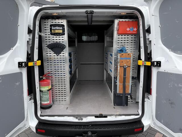 Ford TRANSIT CUSTOM 2.0 TDCI / L2H1 / DUBBELE CABINE / 1e EIG. / INRICHTING / TREKHAAK / CAMERA / 6-PERS.
