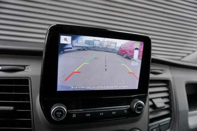 Ford TRANSIT CUSTOM 131pk Automaat L1H1 Trend Apple Carplay Camera Cruise control Trekhaak Stoel & voorruit verwarming Parkeersensoren