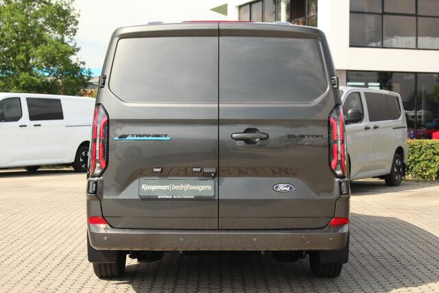 Ford TRANSIT CUSTOM E-Transit 320 L2H1 Limited DC | 71 kWh | 160kW/218pk | Trekgewicht 2300kg | Camera | Carplay/Android | Cruise | Lease 788,- p/m
