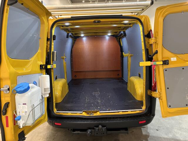 Ford TRANSIT CUSTOM 340 2.0 TDCI L2H1 Trend 130 PK / Euro 6 / Airco / Cruise Control / Trekhaak / Imperiaal / PDC