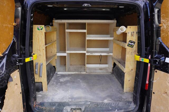 Ford TRANSIT CUSTOM 130pk Automaat L2H1 Limited Raptor gril Dubbele cabine 2x Schuifdeur Apple Carplay Camera Navigatie Trekhaak Cruise control Imperiaal