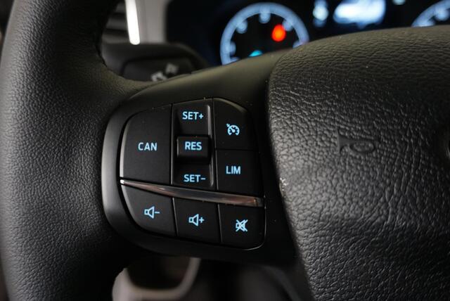 Ford TRANSIT CUSTOM 300 2.0 TDCI L2H1 Limited Dubbele Cabine Navigatie Airco 2 Schuifdeuren Trekhaak Parkeersensoren Apple Carplay Android auto DAB
