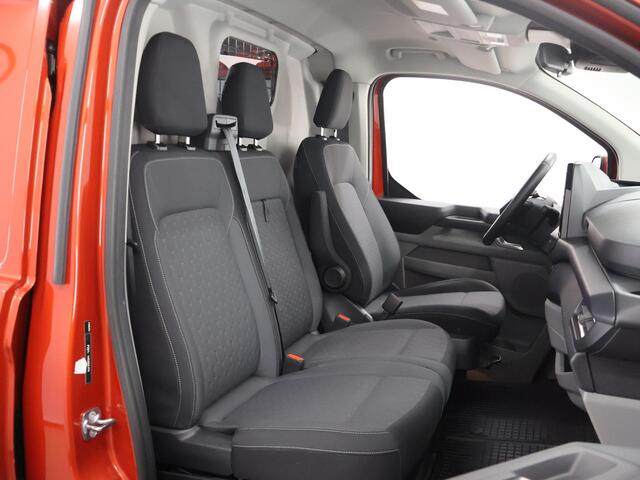 Ford TRANSIT CUSTOM 320 | 2.0 TDCI | AUT. | L1 H1 | AWD | 4X4 | LM VELGEN | 3-ZITS | AUTOMAAT | NAVIGATIE | PARKEERCAMERA | STOELVERWARMING | APPLE CARPLAY/ANDROID AUTO |