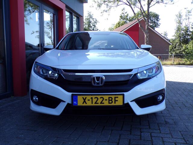 Honda CIVIC 1.5 i-VTEC Elegance Navi PDC Camera Bomvol!!!