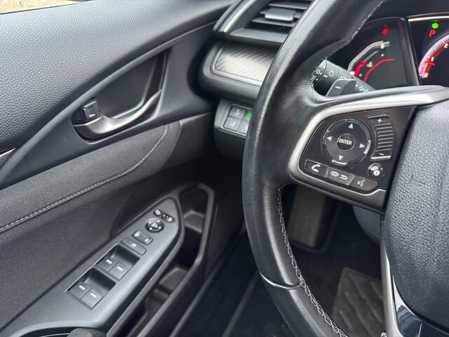 Honda CIVIC 1.5 i-VTEC Prestige Pano | Camera | Navi |