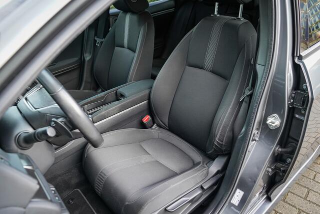 Honda CIVIC 1.0i VTEC ELEGANCE TURBO - AUTOMAAT - NAVIGATIE - CAMERA