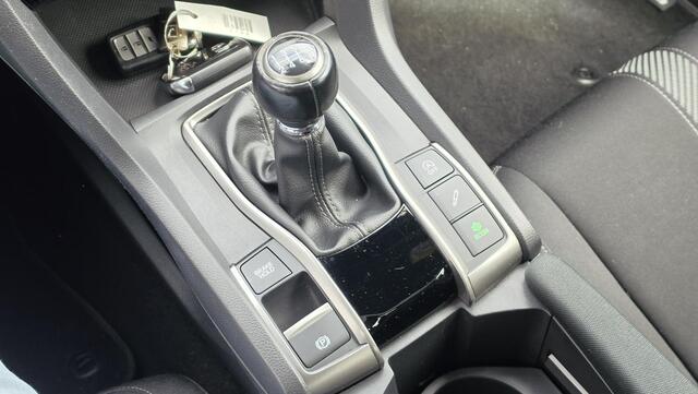 Honda CIVIC 1.0 i-VTEC Executive | NAP | Pano | Cruise | Navigatie | ACC | Keyless | Stoelverwarming | Camera | Trekhaak