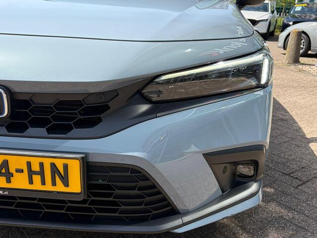 Honda CIVIC 2.0 e:HEV Sport FULL HYBRID | AUTOMAAT | CAMERA | NAVIGATIE | APPLE CARPLAY / ANDROID AUTO | STOEL VERWARMING | 18"LM VELGEN | NED. AUTO | 1e EIGENAAR |
