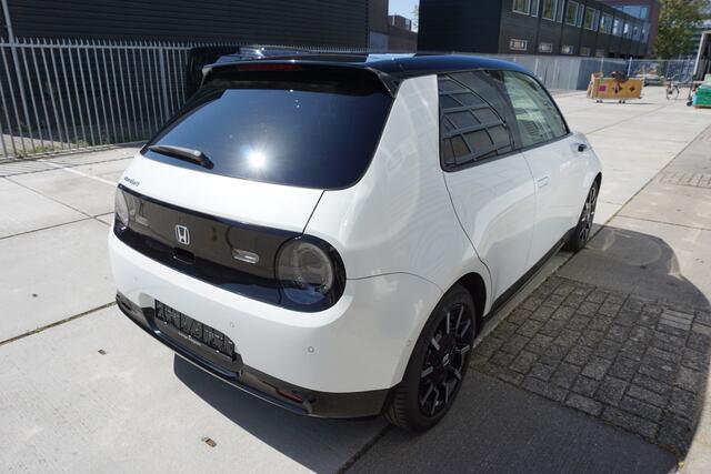 Honda E Advance 17" |Navi|Carplay|PDC V+A|Dodehoek|360 Camera|DAB|Pano|Stuur, stoel en voorruitverwarming|