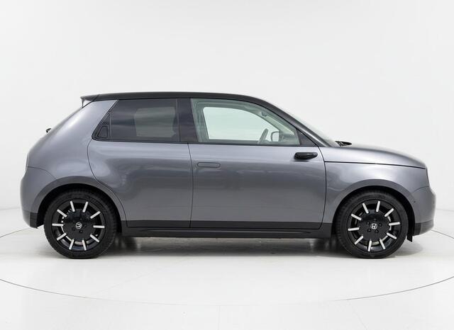 Honda E Advance 17" CARPLAY - PANO - STOELVERWARMING - 360 CAMERA - DIGITALE SPIEGELS