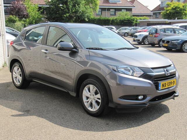 Honda HR-V 1.5 i-VTEC Elegance trekhaak 4 seizoenbanden