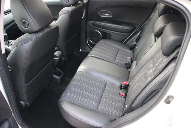 Honda HR-V 1.5 i-VTEC Executive | Trekhaak | Opendak | Cruise | Clima |