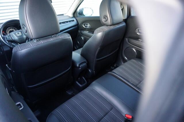 Honda HR-V 1.5 i-VTEC Executive TREKHAAK | PANO | NAVI