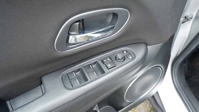 Honda HR-V 1.5 i-VTEC Elegance Aut. Navi/Lane-ass/1e Eig/App/Clima/Winterse