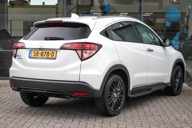 Honda HR-V 1.5 i-VTEC Executive Black Edition Automaat - Leder | Sidesteps | Dealer onderhouden