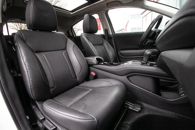 Honda HR-V 1.5 i-VTEC Executive Black Edition Automaat - Leder | Sidesteps | Dealer onderhouden