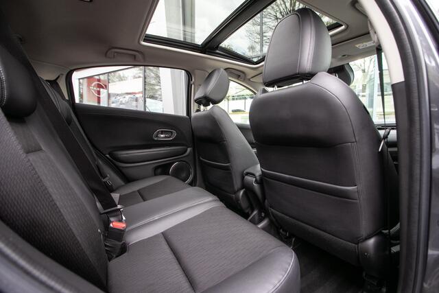 Honda HR-V 1.5 i-VTEC Executive Automaat - Schuifdak | Trekhaak | Aeropack | Dealer ond. | Navi/camera