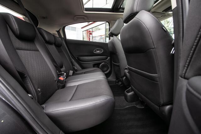 Honda HR-V 1.5 i-VTEC Executive Automaat - Schuifdak | Trekhaak | Aeropack | Dealer ond. | Navi/camera