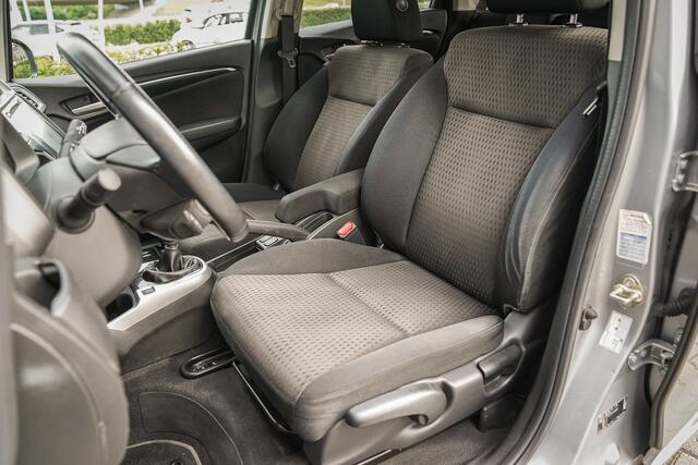 Honda JAZZ 1.3i V-TEC ELEGANCE - NAVIGATIE - TREKHAAK - ALL WEATHERS