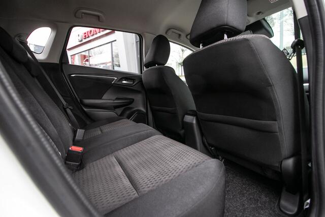 Honda JAZZ 1.3 i-VTEC Elegance 5 Drs - Dealer ond. | Navigatie | Trekhaak | Magic seats
