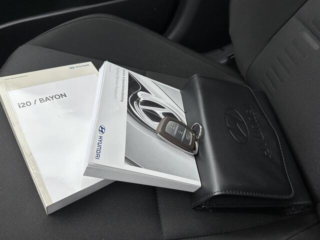 Hyundai Bayon 1.0 T-GDI Premium Sky / Schuif kanteldak / Adaptieve cruise control / Stoel stuur verwarming / Achteruitrijcamera / Dodehoekdetectie /