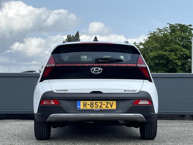 Hyundai Bayon 1.0 T-GDI 100 PK Comfort Smart | Navigatiesysteem Full Map | Achteruitrijcamera | Lmv Bi-color |